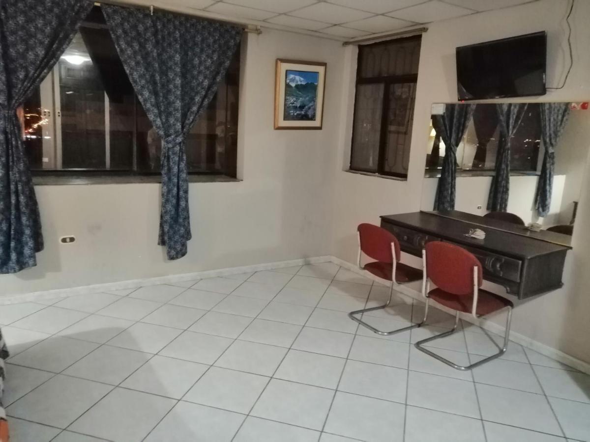 Hotel Sol De Oro Гуаякуил Екстериор снимка