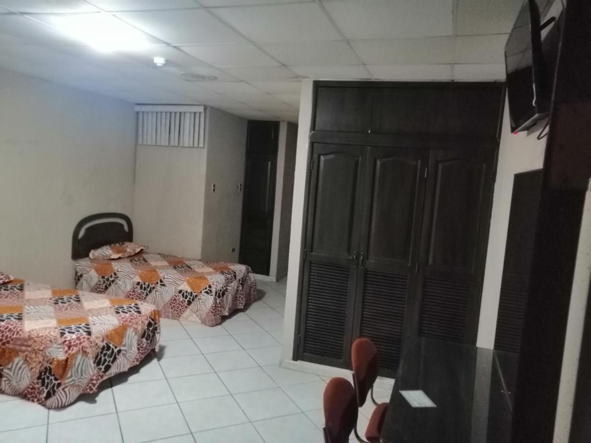 Hotel Sol De Oro Гуаякуил Екстериор снимка
