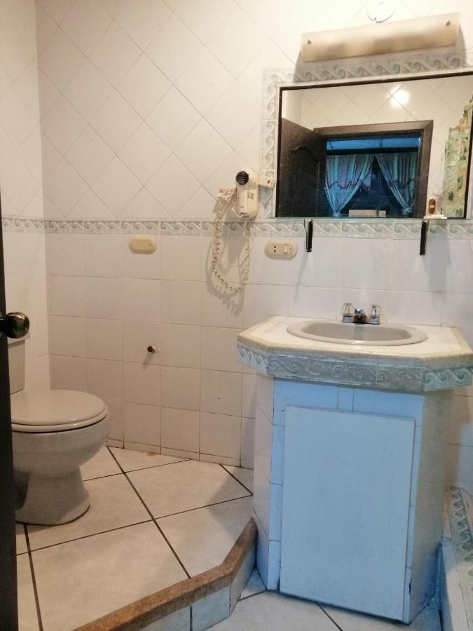 Hotel Sol De Oro Гуаякуил Екстериор снимка