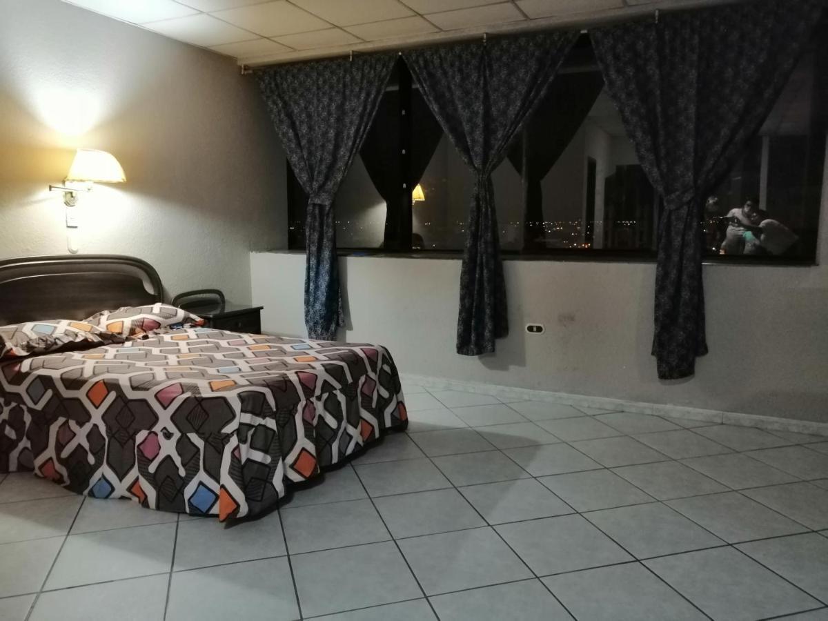 Hotel Sol De Oro Гуаякуил Екстериор снимка