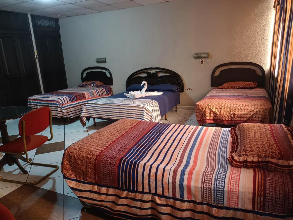 Hotel Sol De Oro Гуаякуил Екстериор снимка