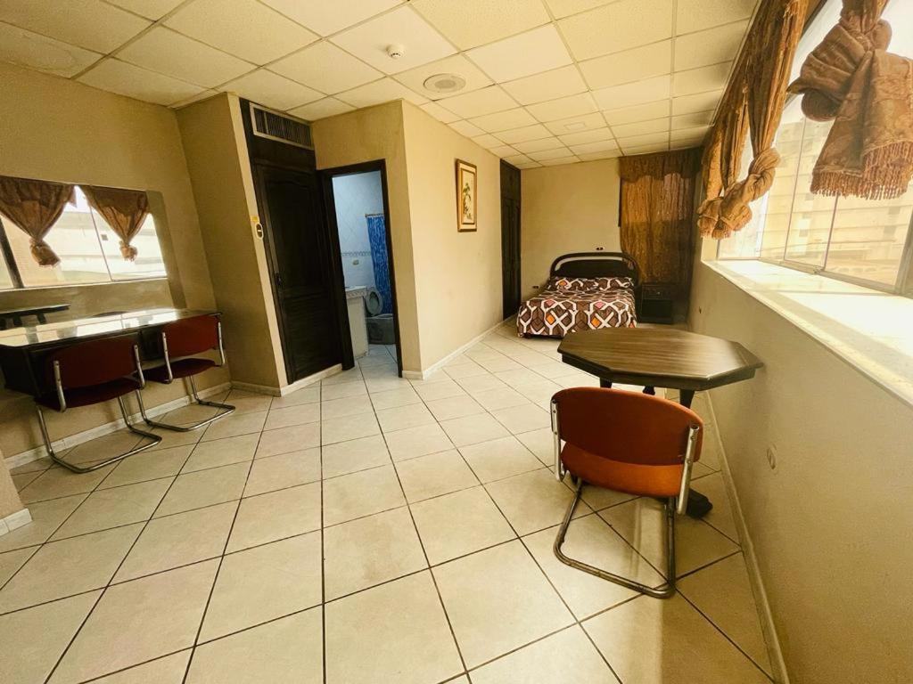 Hotel Sol De Oro Гуаякуил Екстериор снимка